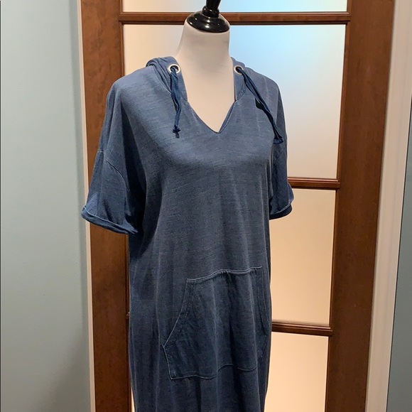 Tribal blue t-shirt dress. Size large - Picture 3 of 8